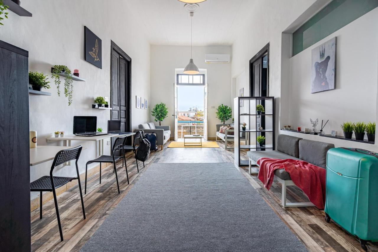 Bee Hostel 레메소스 외부 사진