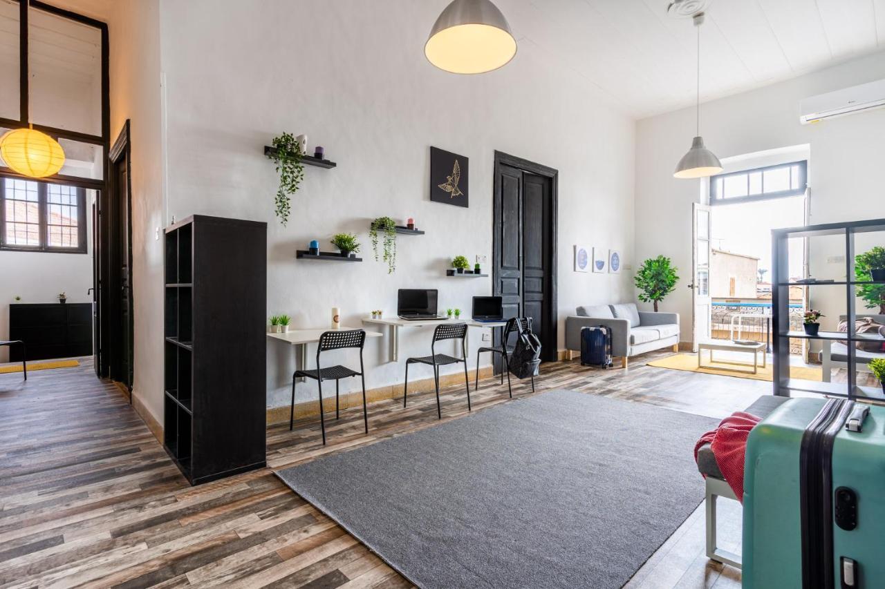 Bee Hostel 레메소스 외부 사진